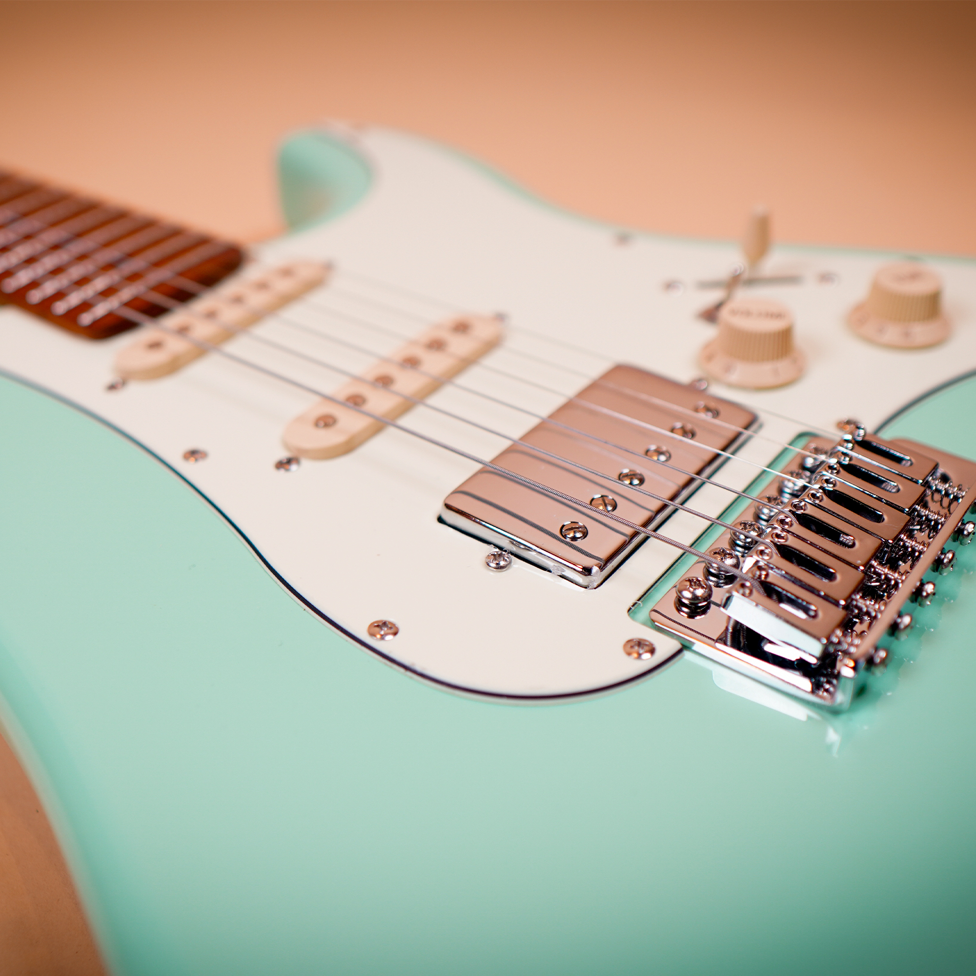 SQOE SEST600 HSS - SURF GREEN strat guitar - Image 2
